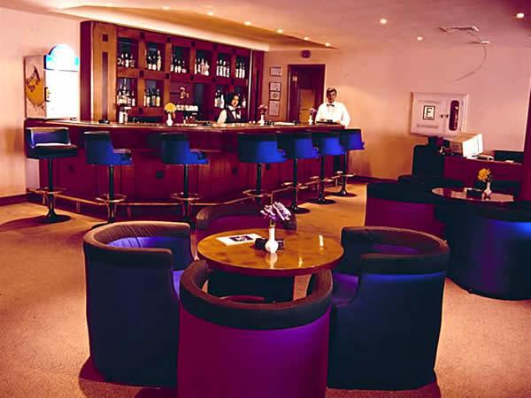 佩里西亚会议酒店 于尔居普 餐厅 照片