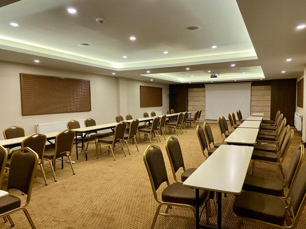 佩里西亚会议酒店 于尔居普 外观 照片